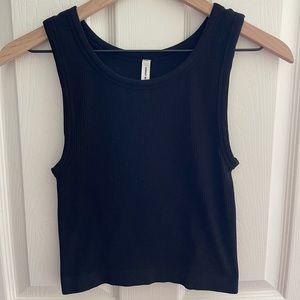 Aritzia Sunday Best Ribbed Crew Tank